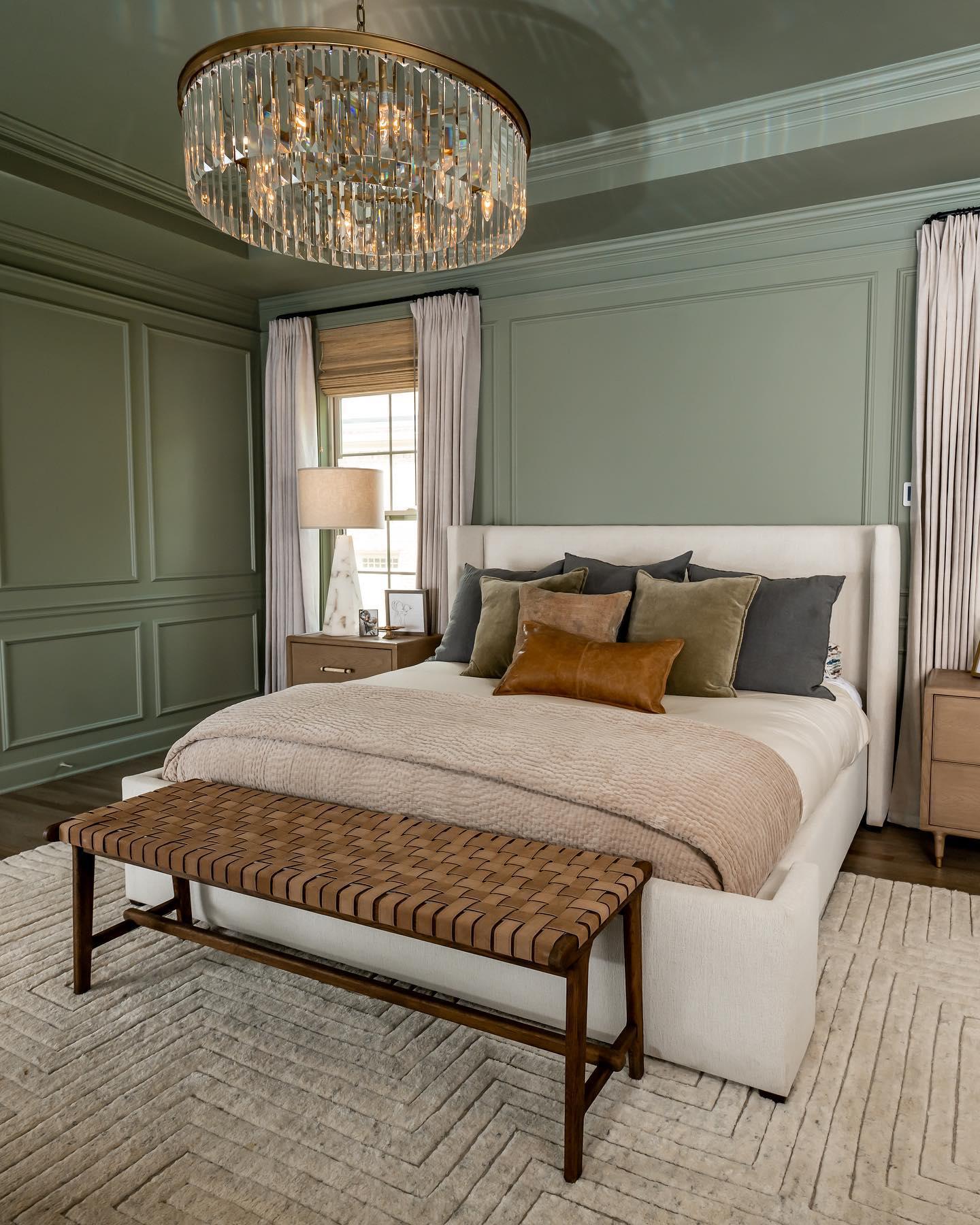 Leyland Round Chandelier-Fanci Lamps